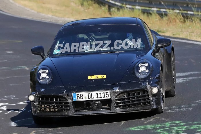 Porsche 911 carrera gts hybrid apple carplay