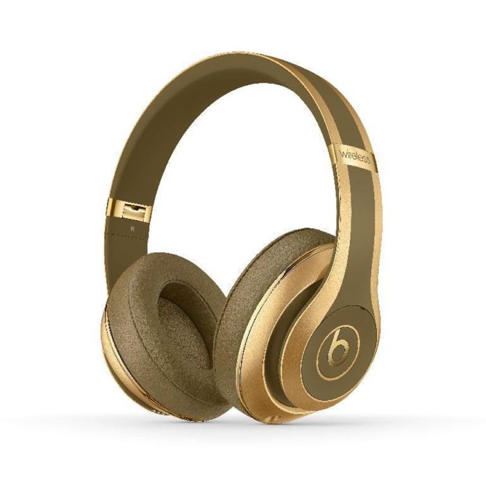Kylie jenner beats balmain headphones dre dr july collection tumblr up kim celebmafia apple as Beats balmain headphones earbuds apple