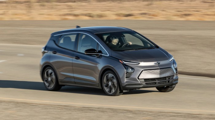 Watch Chevy Bolt EV Transform Into Chevy Bolt EUV: Video | GM Authority Gm chevy bolt ev euv end production