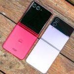 Foldable phones breaking razr z flip fold samsung motorla