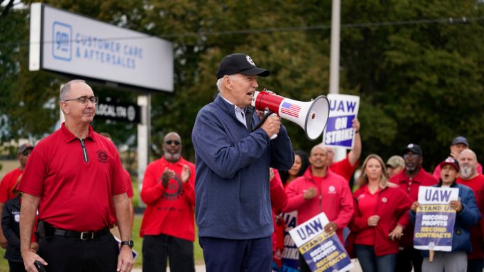 Biden visits UAW picket line in Michigan as strike continues – WABE The uaw keeps racking up wins