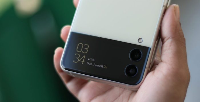 Leaked galaxy z flip 4 photos show potentially less noticeable crease