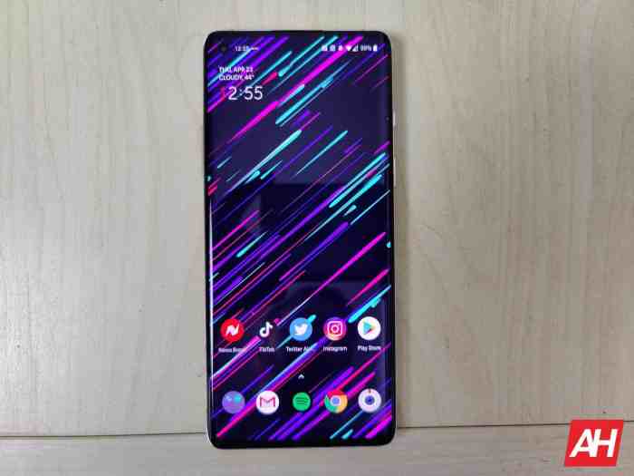 Pixel 8 pro update lets you check peoples temperature and circle to search
