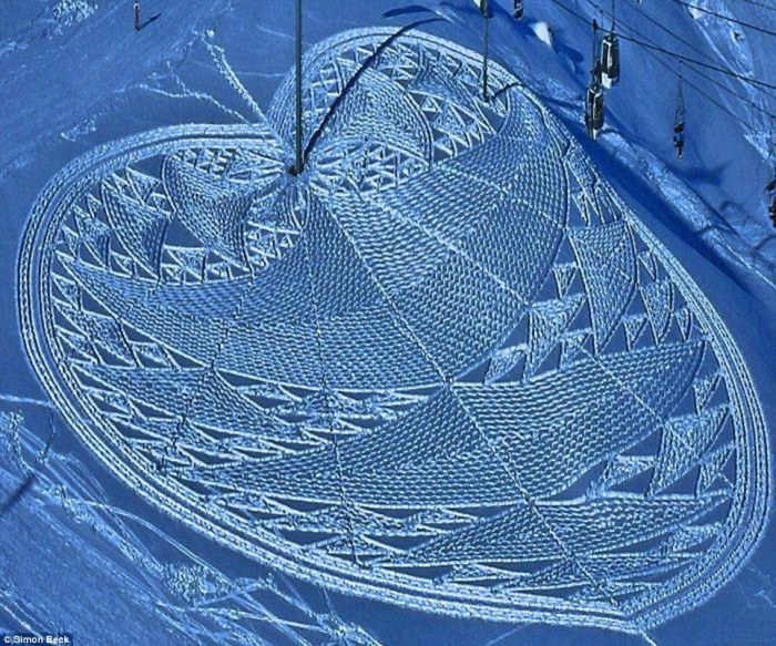 Beck simon snow artist france circles 2013 crop create gripped savoy mountain drawings side inspiration design creates savoie monumental de Game of thrones snow art simon beck sky atlantic
