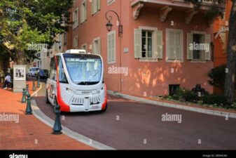 Navya self driving driverless bus vienna collision pedestrian