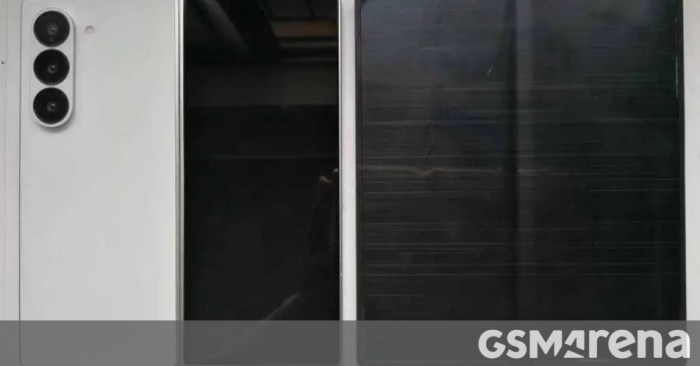 Galaxy z flip 5 dummy units leak