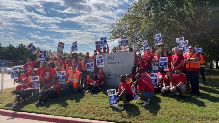 UAW continues to fiercely “stand up” despite company attacks : Peoples ... The uaw keeps racking up wins