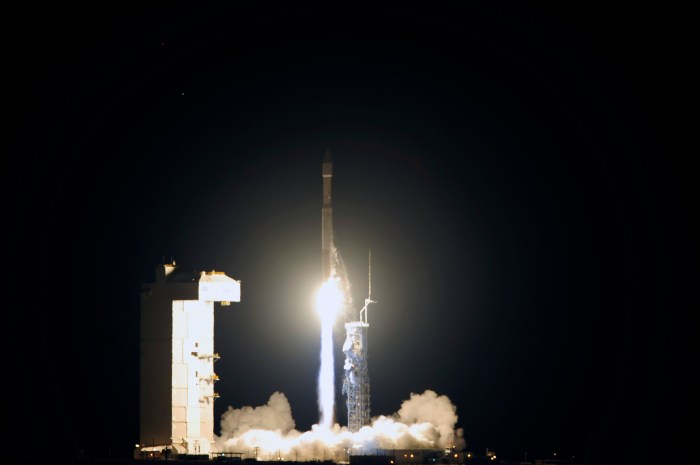 Mars nasa insight mission lander study first launch impression awaits interior may gov jpl artist an caltech credit Nasa insight mission mars lander quakes seismology