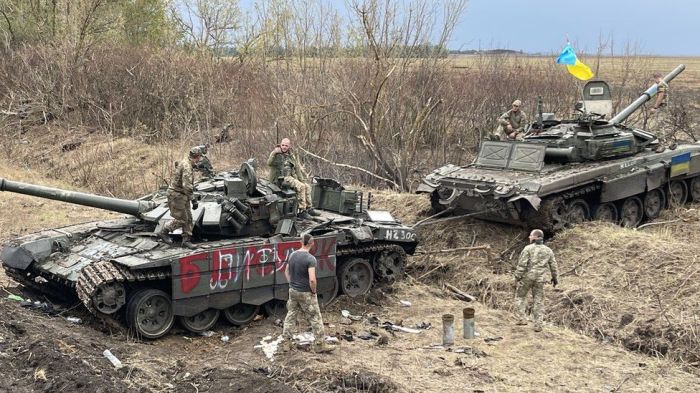 Twitter pauses ads ukraine russia conflict