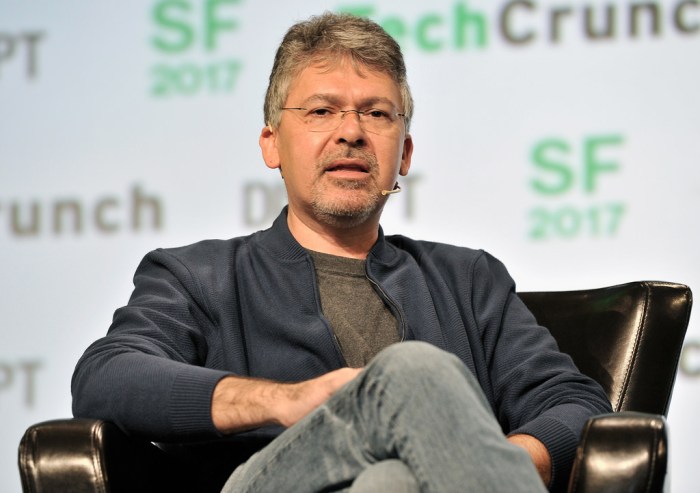 Google ai head jeff dean reshuffle john giannandrea
