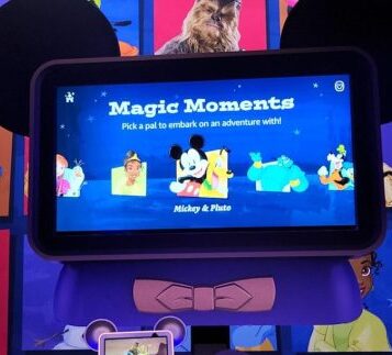 Hey disney voice assistant begins rollout for disney world guests