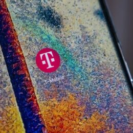 T mobile is buying mint mobile in potential 1 35 billion deal