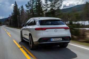 Electric car noise nhtsa rule blind pedestrian safety