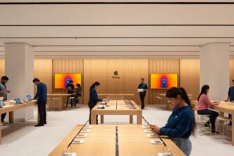 Apple retail stores mask mandate requirement