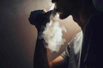 Electronic cigarettes e cigs vaping carcinogens smoking health disease