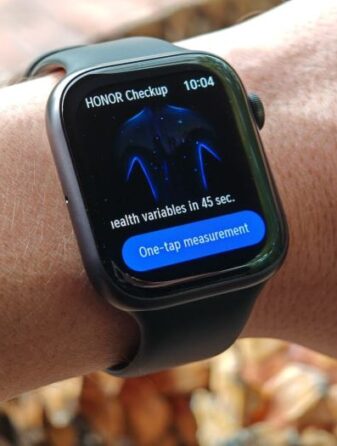 The honor watch 5 ultra looks stunning but the software drops the ball