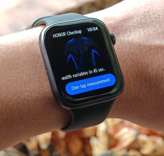The honor watch 5 ultra looks stunning but the software drops the ball