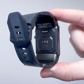 Nubia watch hands on preview flexible oled kickstarter price