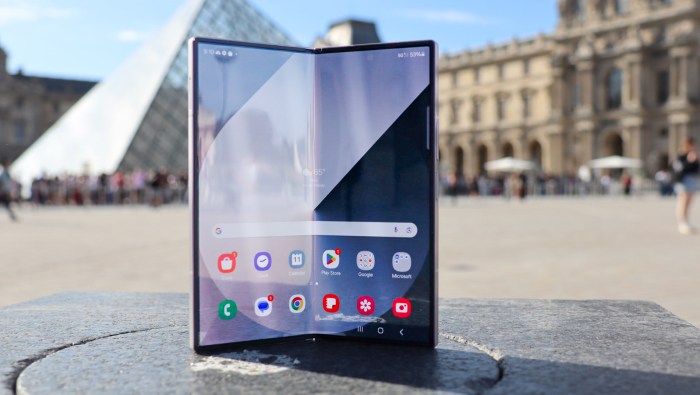 Samsung foldable glass phone rumor fold 2