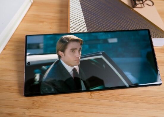 The galaxy note 20 ultra doesnt come with headphones thats a good thing