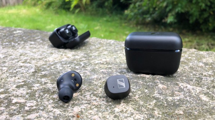 Sennheiser momentum true wireless 2 vs sennheiser cx 400bt