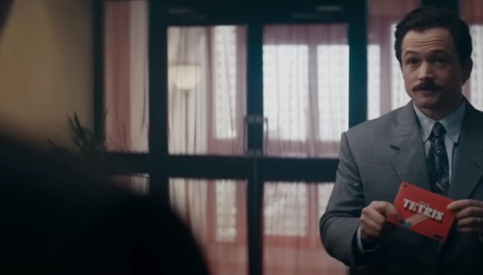 Apple Original Films presenta el tráiler de “Tetris” protagonizado por ... Tetris movie trailer apple tv plus taron egerton release date