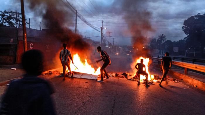 Mozambique restricts internet access amid violent crackdown on post election protests