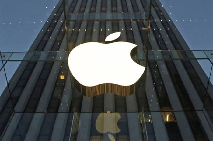 Apple iphone india sales fewer than 1 million sold