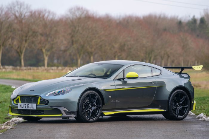 Aston martin vantage gt8 announced photos