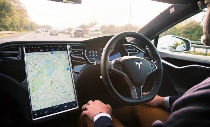 Tesla autopilot laguna seca geeky gadgets removes remotely sold diagram charge exclusive taycan nurburgring beaten brags lap owns musk aumenta Tesla model s autopilot disabled remotely used car update