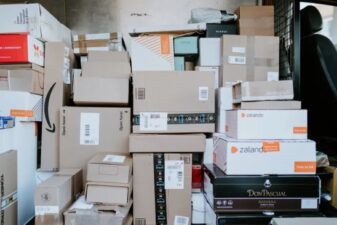 Did you know you can legally buy unclaimed mail packages heres how