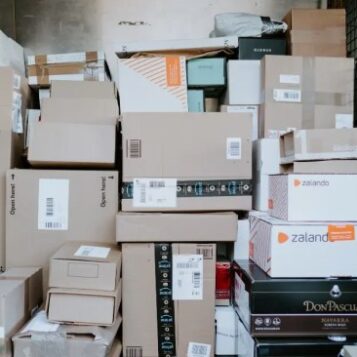 Did you know you can legally buy unclaimed mail packages heres how