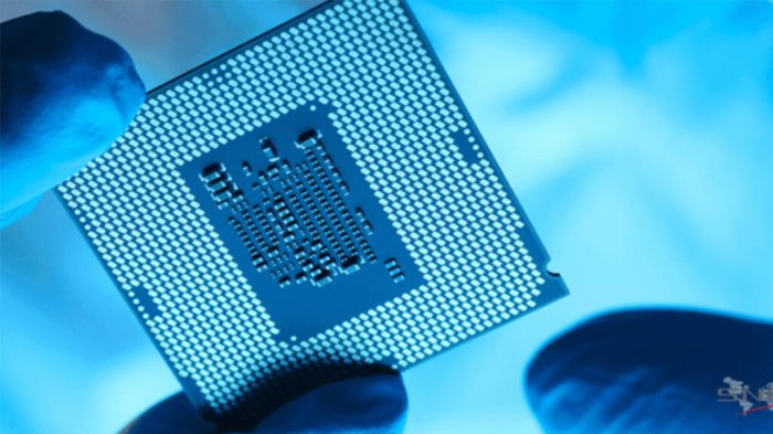 Samsung double fold phone design chip shortage