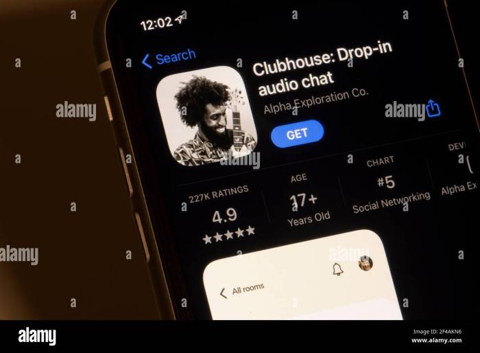 Facebook clubhouse social audio app develop