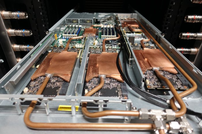 Microsoft server cooling liquid immersion cloud racks data centers