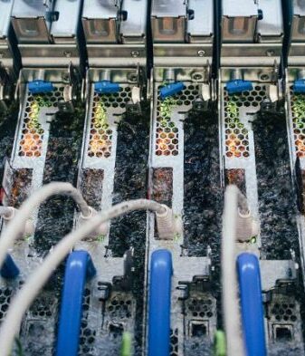 Microsoft server cooling liquid immersion cloud racks data centers