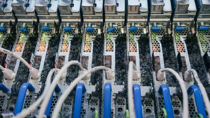 Microsoft server cooling liquid immersion cloud racks data centers