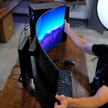 Corsair xeneon flex 45wqhd240 flexible woled curved flat ultrawide monitor 1440p