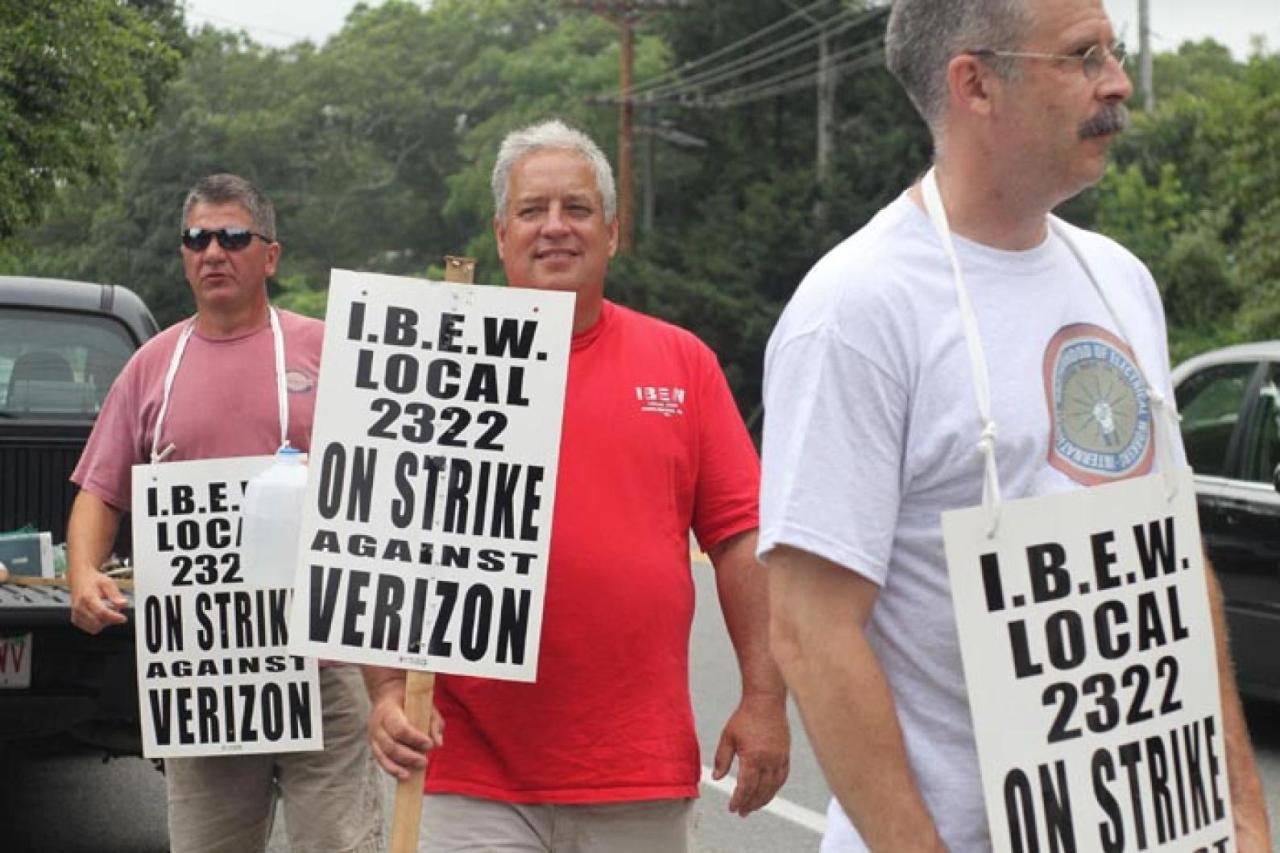 Verizon workers strike in new york city
