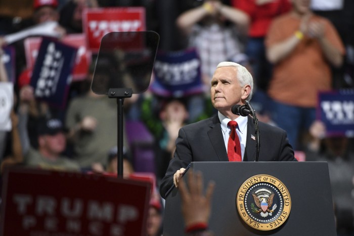 Mike pence coronavirus response hiv