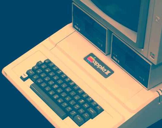 Apple computer gadget retro tech auction