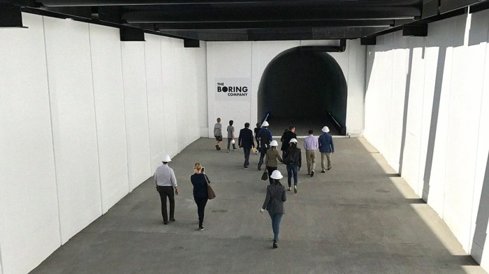 Elon musk chicago boring company tunnel politics