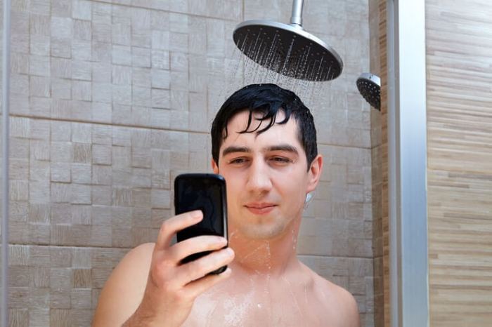 I use my phone shower dont judge me