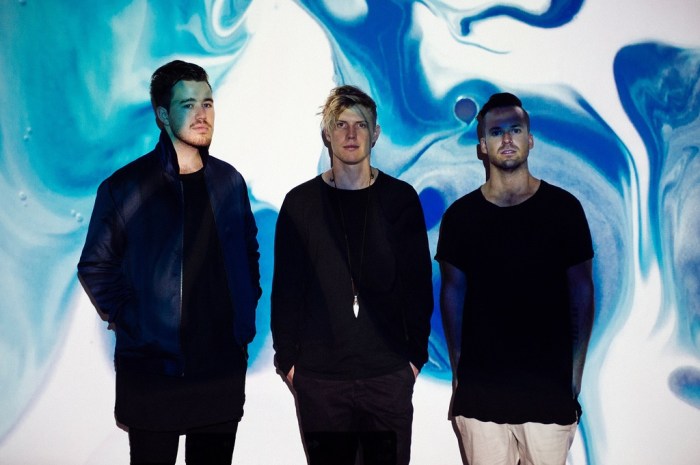 Rufus du sol coachella underwater solace whats in your bag