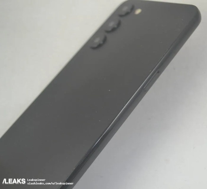 Galaxy z fold 5 dummy units leak