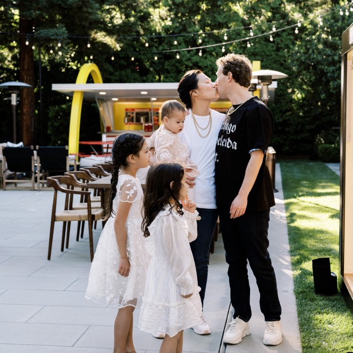 Mark zuckerberg turns 40 aboard his new megayacht