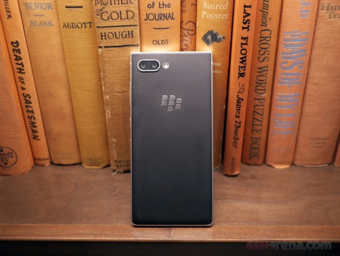 Blackberry key2 dual cameras look