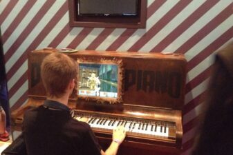 Piano keyboard hacked to play doom