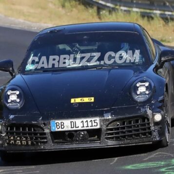 Porsche 911 carrera gts hybrid apple carplay